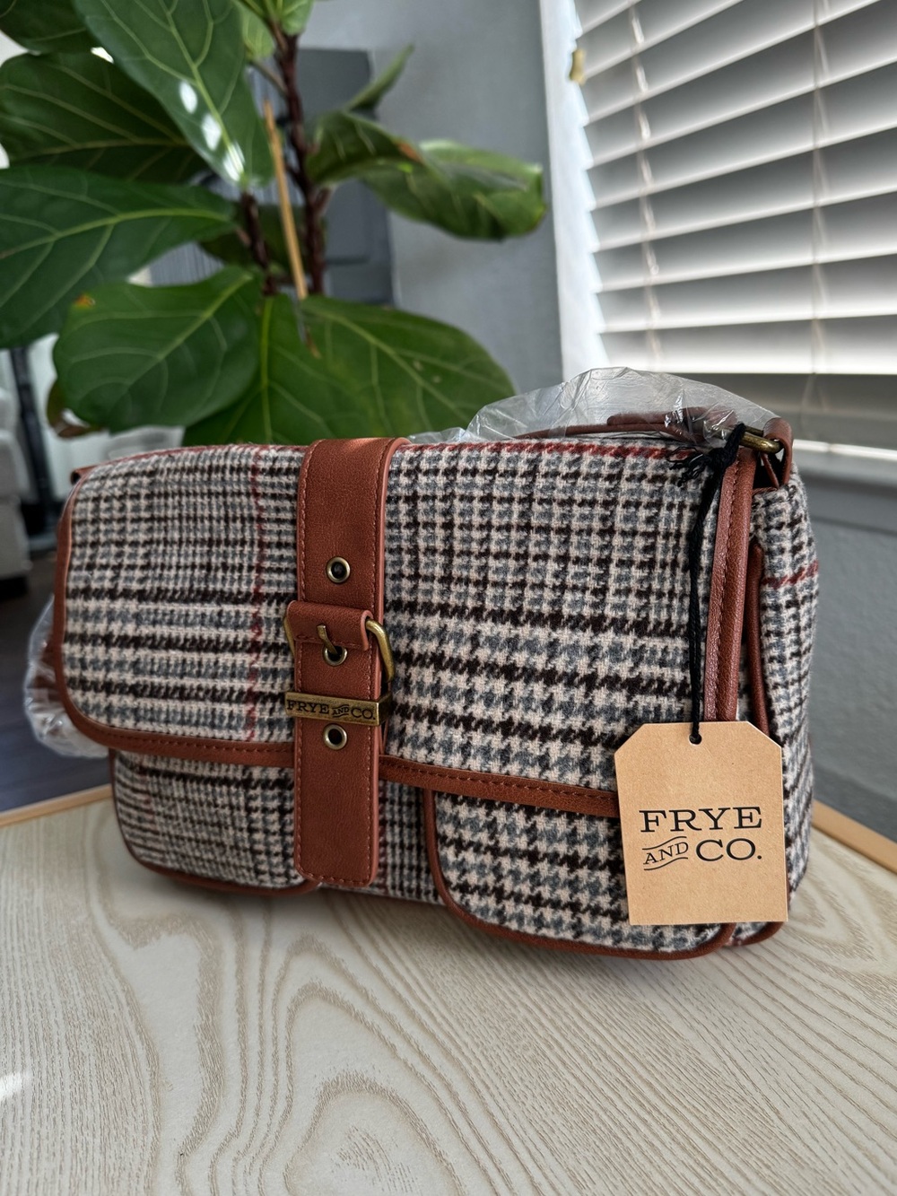 FRYE & Co. Plaid Houndstooth Preppy Academia Y2K Maise Women’s Shoulder Bag